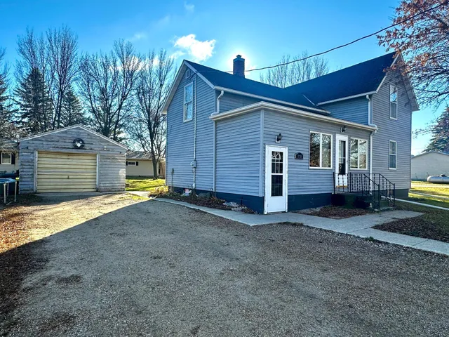 $149,900 | 2716 Canterbury Drive, Bigelow, MN 56117