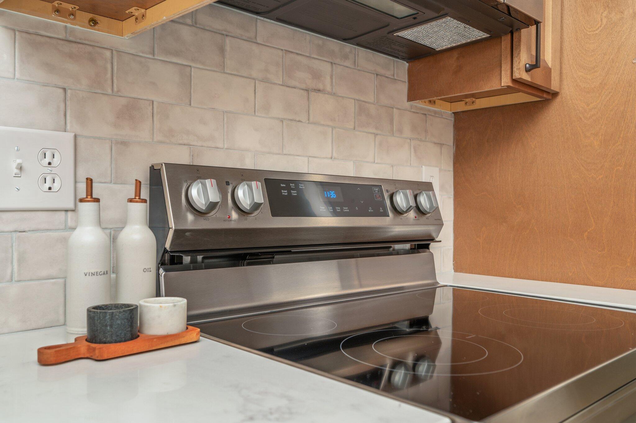 55 Ruby Circle Mary Esther, FL 32569 - Photo 19 of 51 a close view of stove