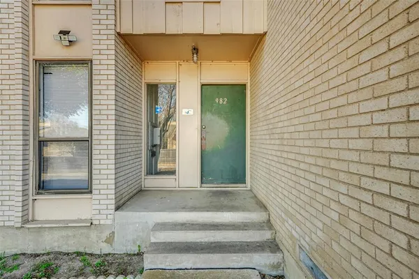 a view of a entryway of the house