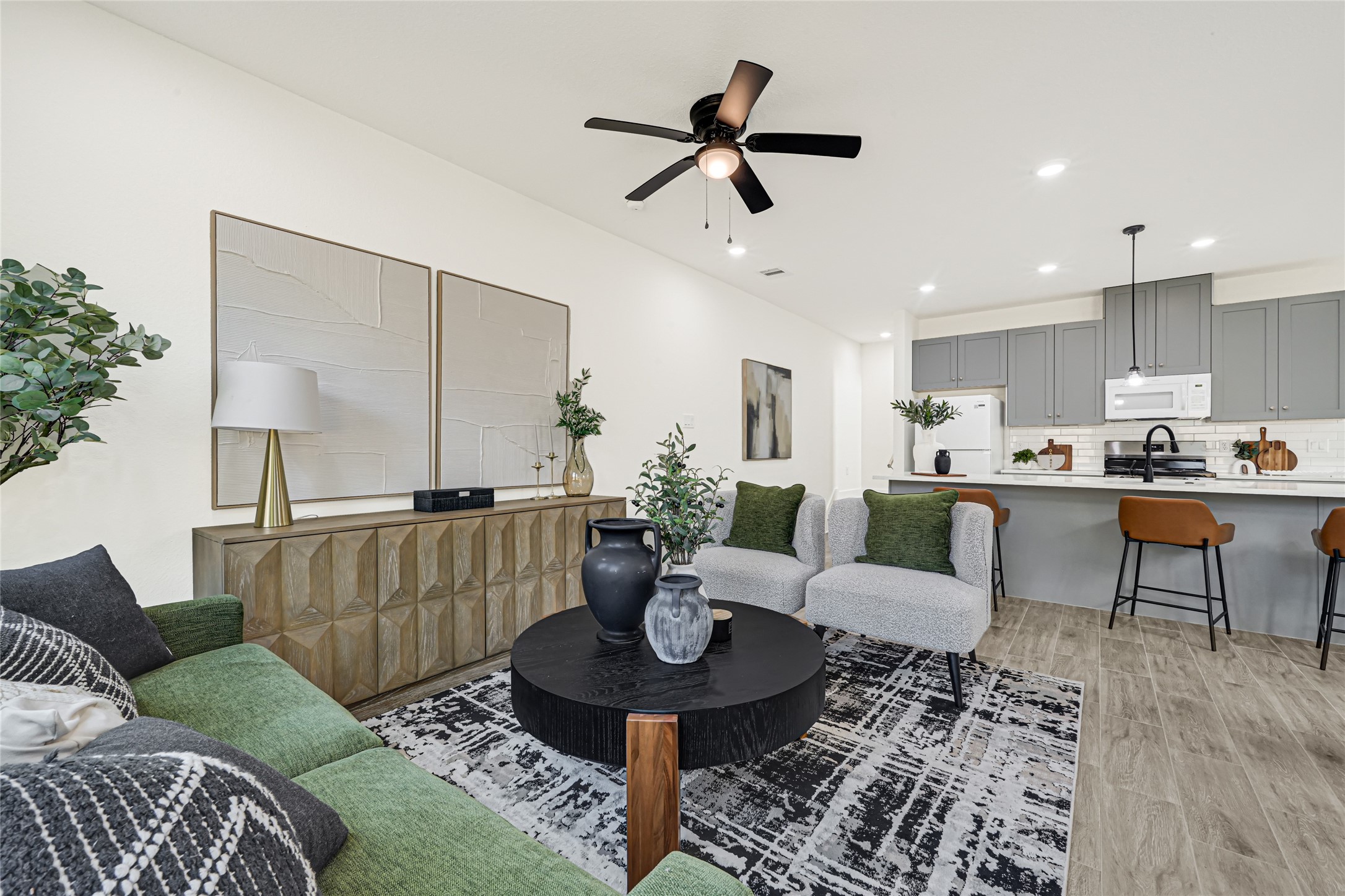 8445 Furray Road, Unit A Houston, TX 77028 - Photo 6 of 21 Gallery Image 6