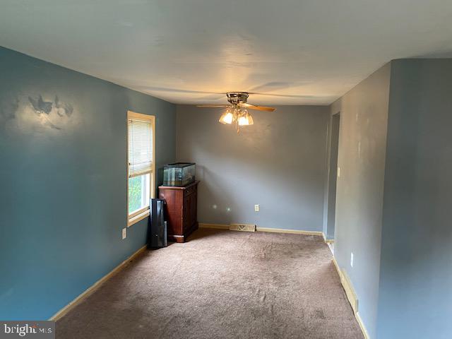 423 Amesbury Road Lancaster, PA 17601 - Photo 3 of 10 Gallery Image 3