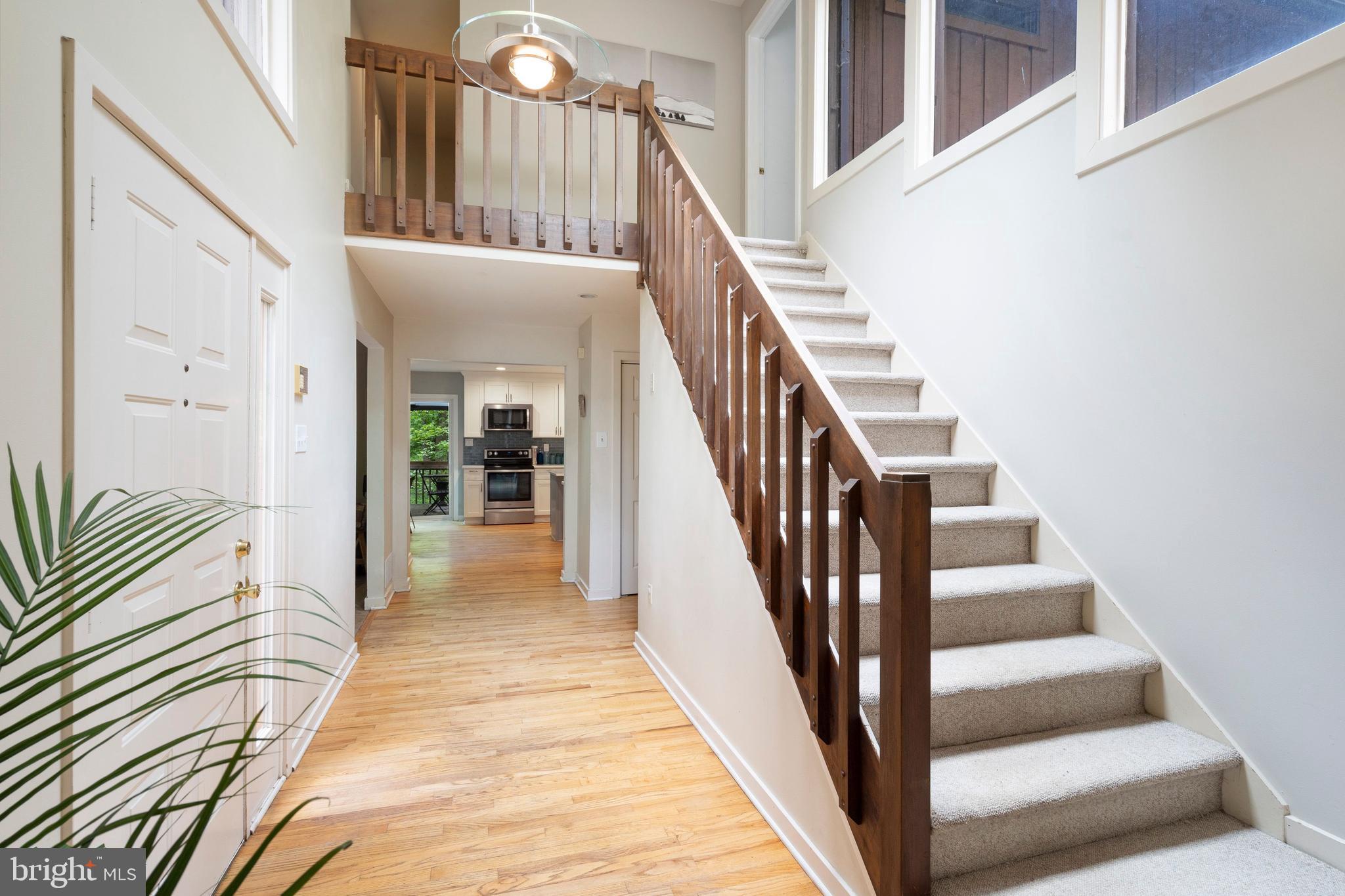 58 Warden Road Doylestown, PA 18901 - Photo 8 of 25 Foyer