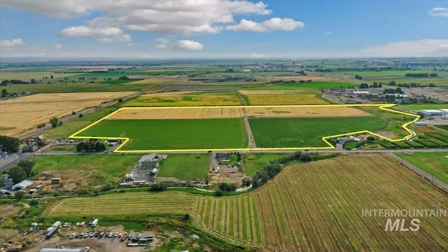 $1,999,000 | 3940 North 2300 E Road, Filer, ID 83328