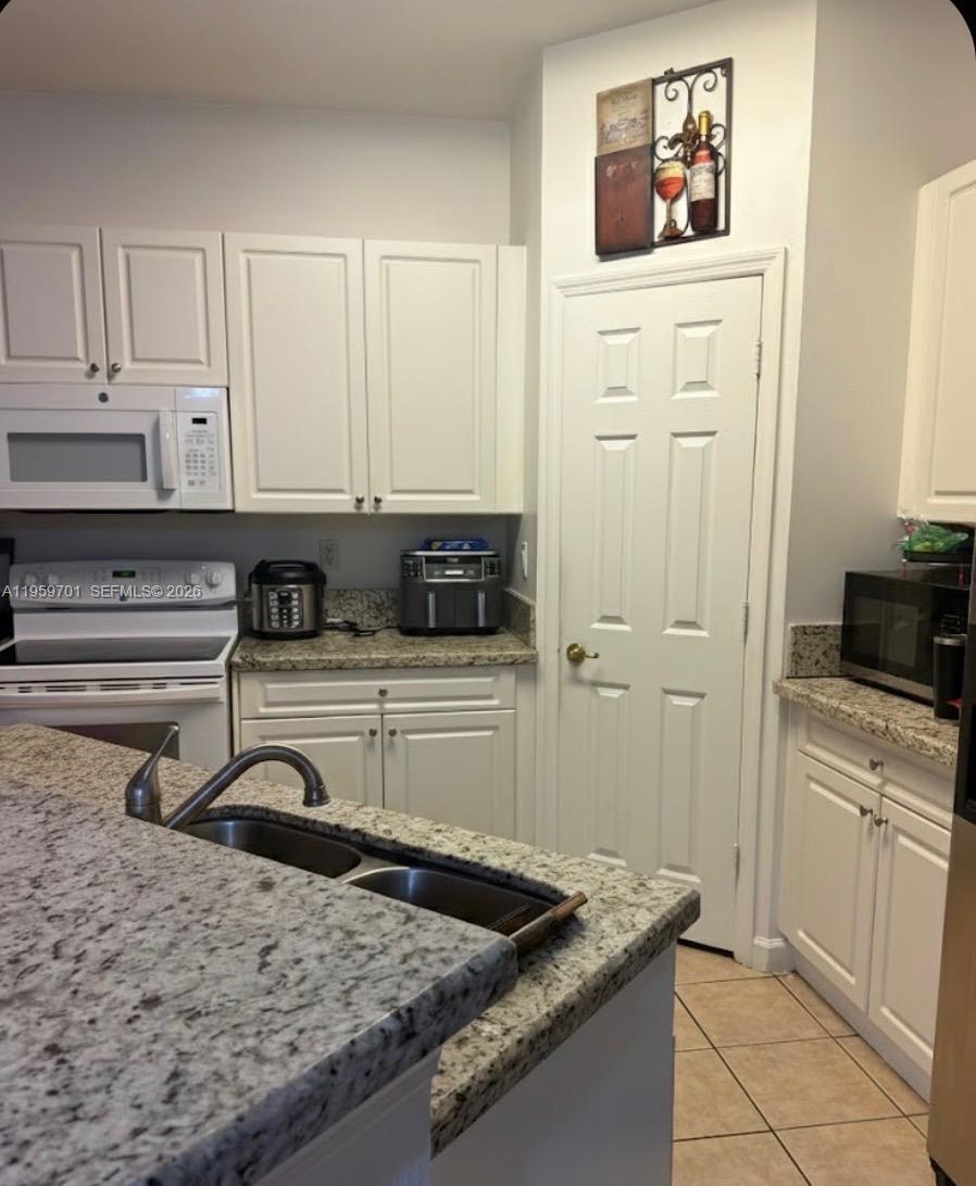 5719 Northwest 113th Court Doral, FL 33178 - Photo 2 of 4