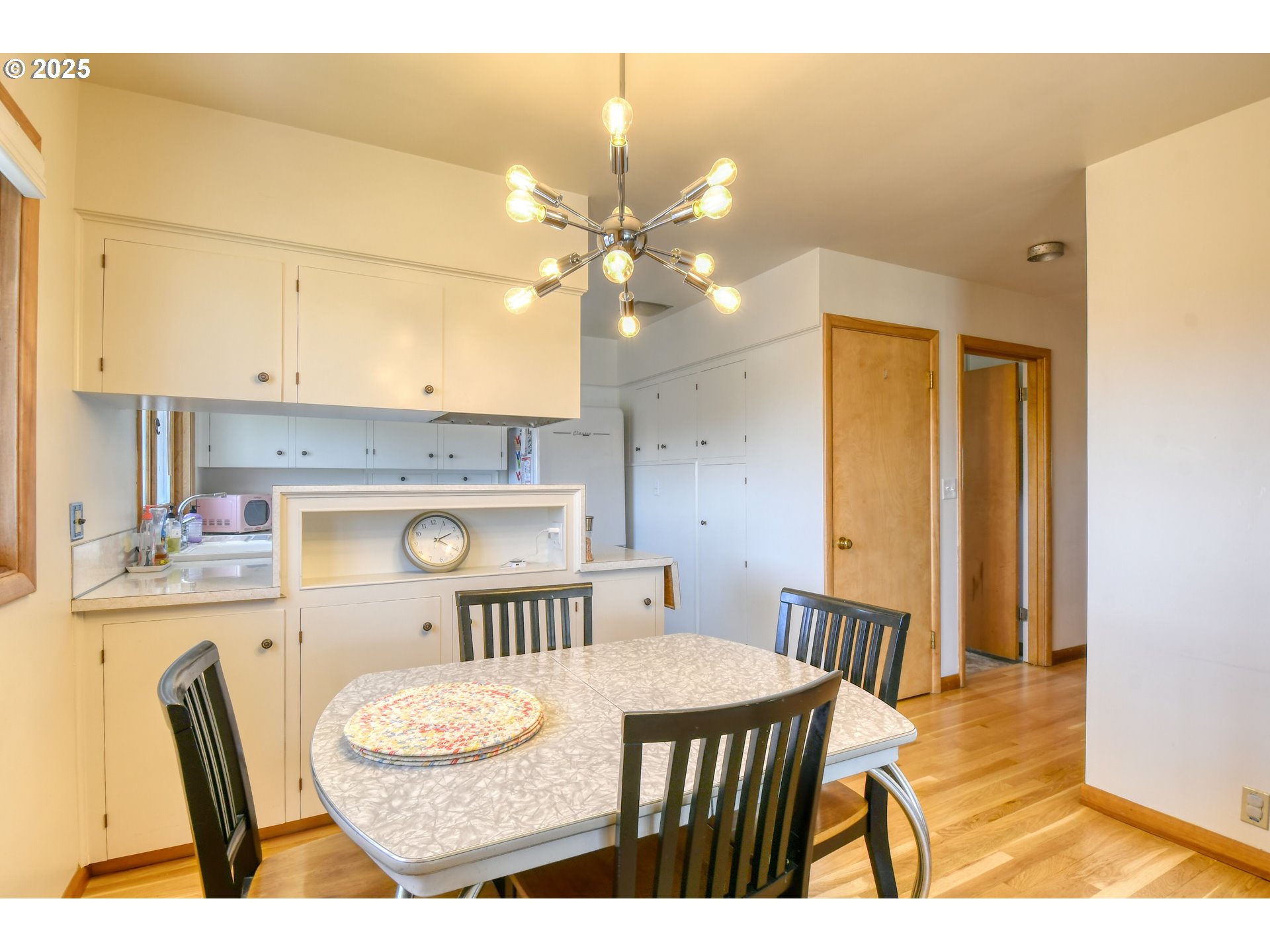 721 Northwest 10th Street Pendleton, OR 97801 - Photo 11 of 36 a view of kitchen and dining room with furniture