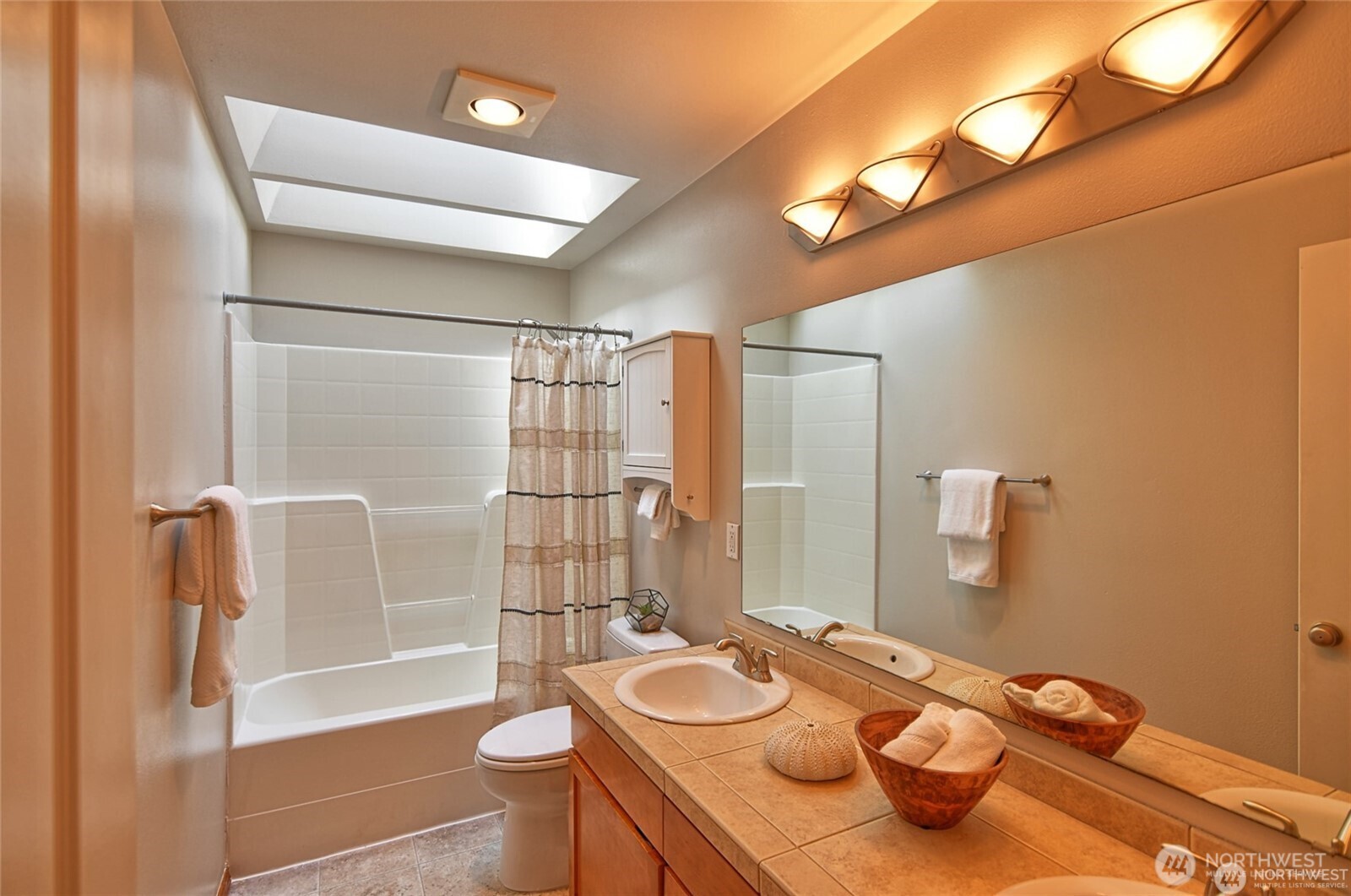 1706 239th Street Southwest Bothell, WA 98021 - Photo 19 of 26 Gallery Image 19