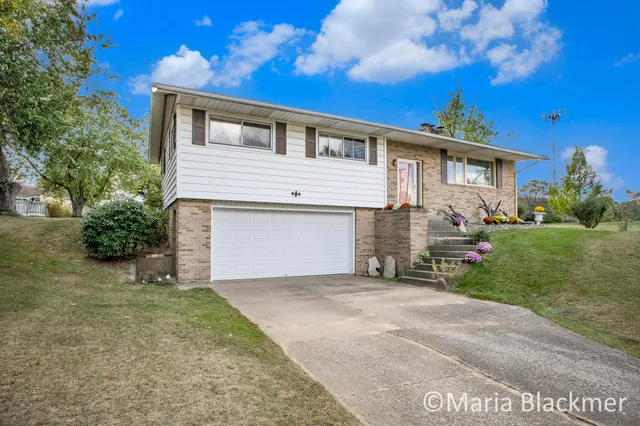 $269,900 | 193 Greenfield Drive, Ionia, MI 48846