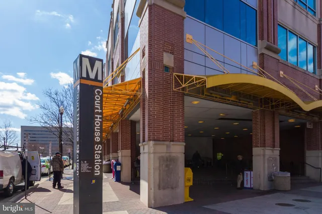 $1,045,000 | 1811 14th Street North, Unit C104, Arlington, VA 22209