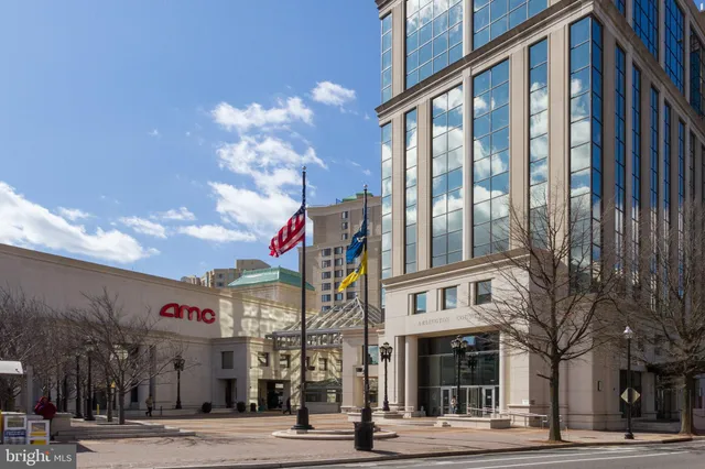 $1,045,000 | 1811 14th Street North, Unit C104, Arlington, VA 22209