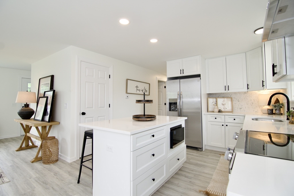 464 Poole Street Ludlow, MA 01056 - Photo 8 of 40