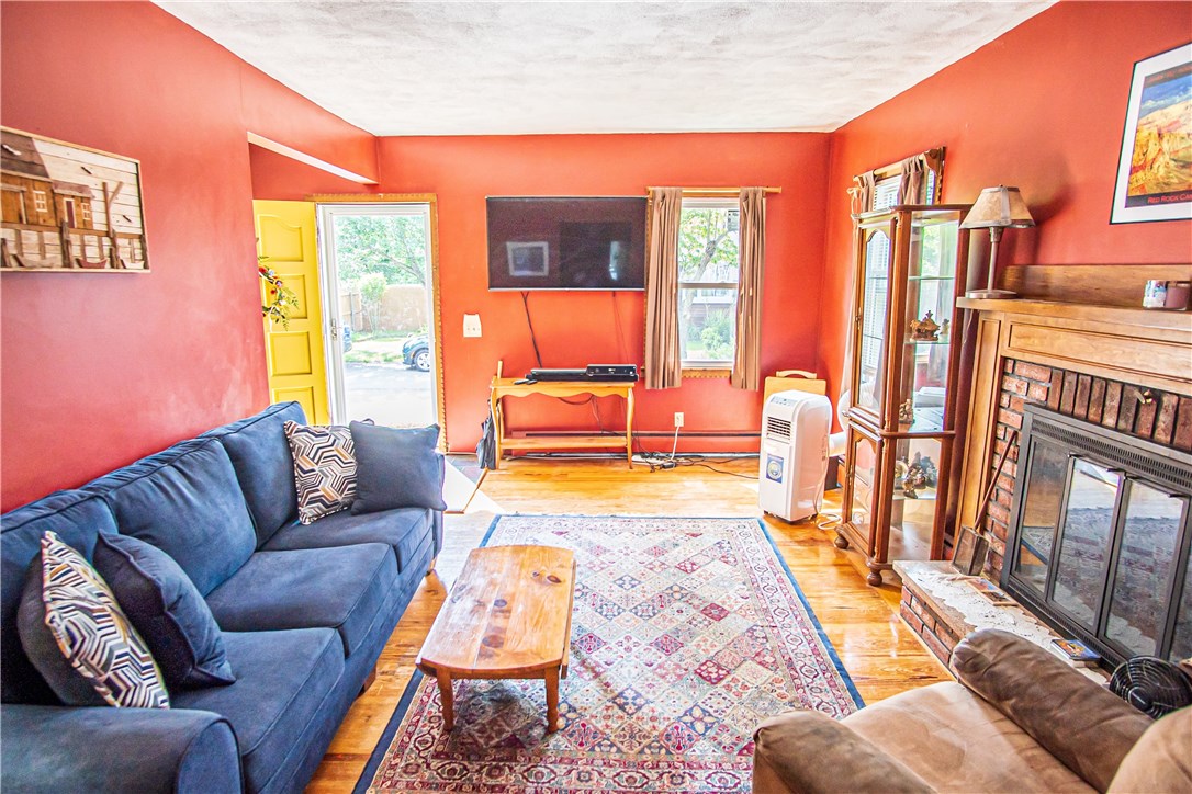 87 Ridgeway Avenue Warwick, RI 02889 - Photo 4 of 12