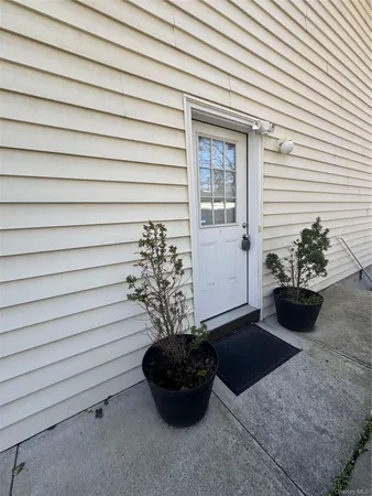 $3,250 | 907 Main Street, Port Jefferson, NY 11777