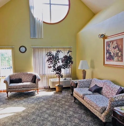 $1,121 | 1501 South Meridian Street, Indianapolis, IN 46225