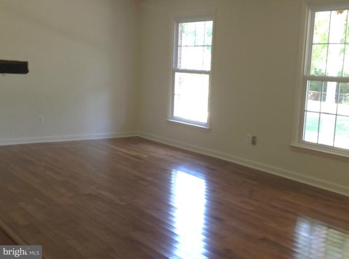 181 Tacketts Mill Road Stafford, VA 22556 - Photo 17 of 23 Living Room