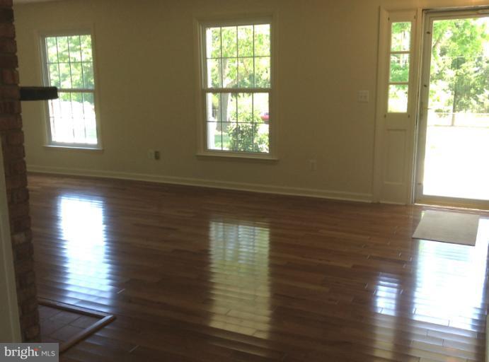 181 Tacketts Mill Road Stafford, VA 22556 - Photo 10 of 23 Living Room