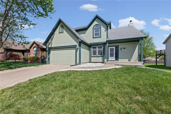 $415,000 | 16764 West 157th Street, Olathe, KS 66062