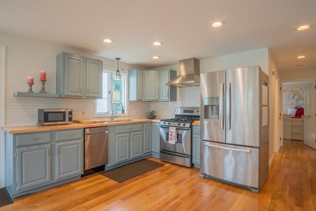 44 Evans Road Marblehead, MA 01945 - Photo 6 of 35 Gallery Image 6