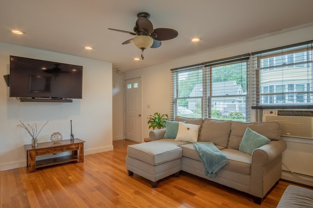 44 Evans Road Marblehead, MA 01945 - Photo 10 of 35 Gallery Image 10