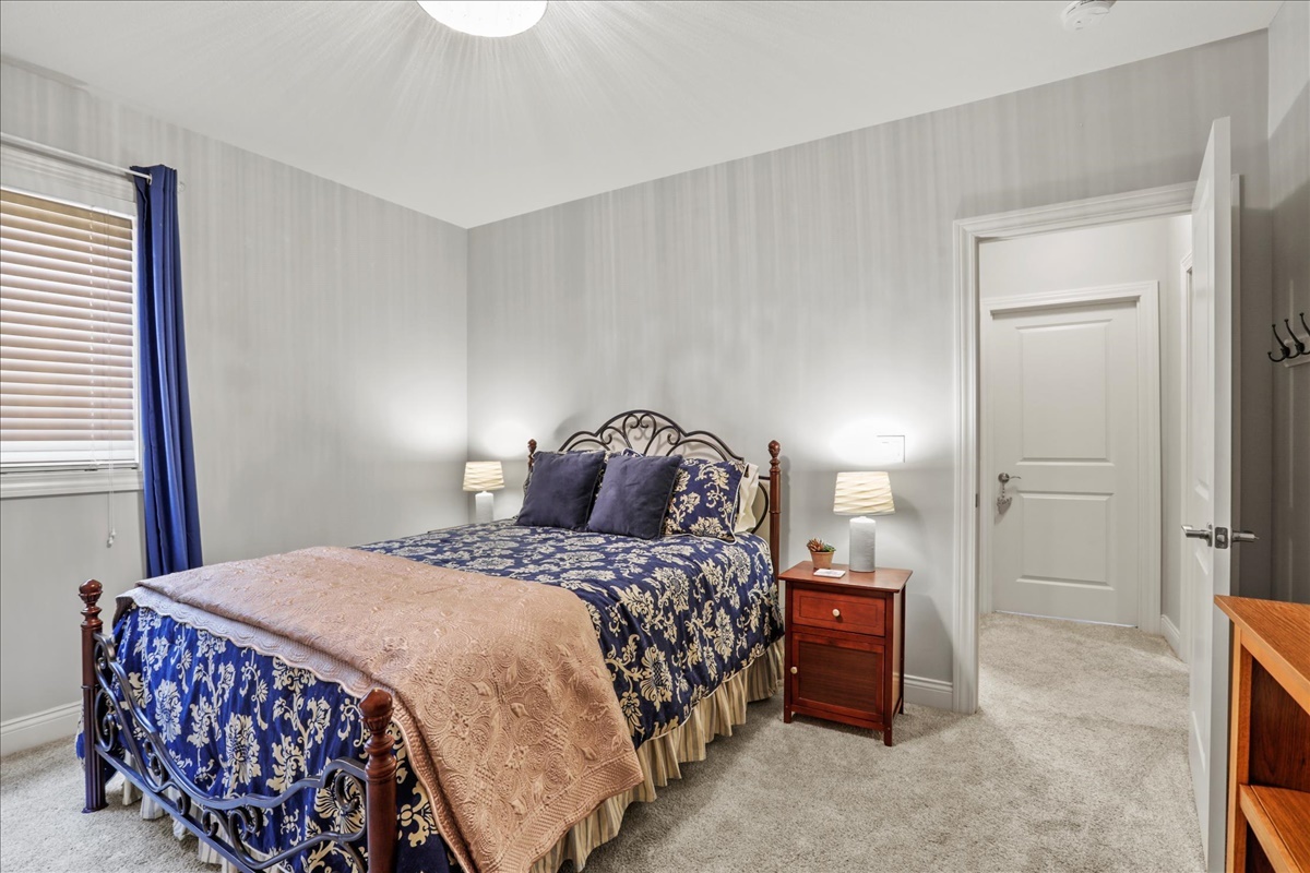 1604 Kassen Avenue Mahomet, IL 61853 - Photo 25 of 35 a bedroom with a bed and a window