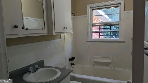 $1,050 | 830 Beddingfield Avenue, Macon, GA 31206