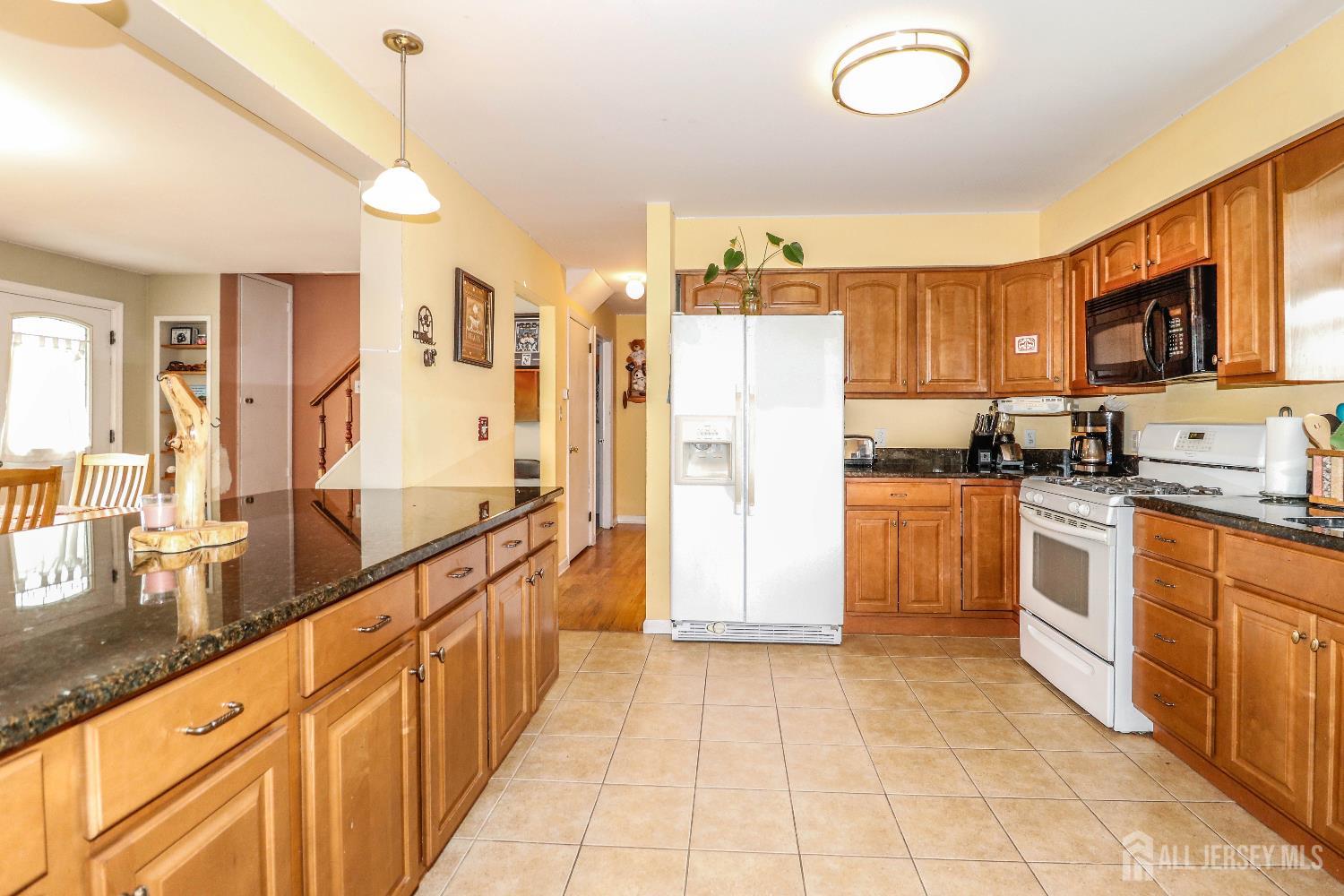 23 Montview Road Edison, NJ 08837 - Photo 9 of 35