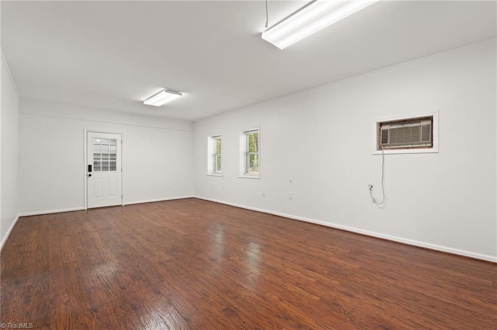 2216 Whites Mill Road High Point, NC 27265 - Photo 20 of 32