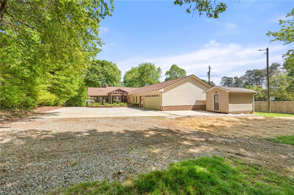 2216 Whites Mill Road High Point, NC 27265 - Photo 30 of 32