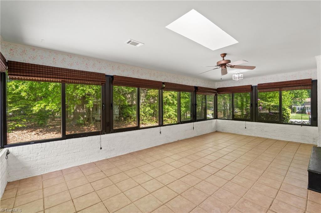 2216 Whites Mill Road High Point, NC 27265 - Photo 9 of 32