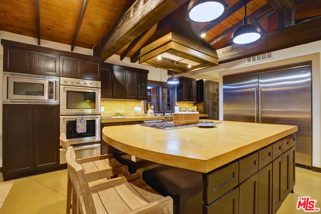 2570 Nichols Canyon Road Los Angeles, CA 90046 - Photo 18 of 42