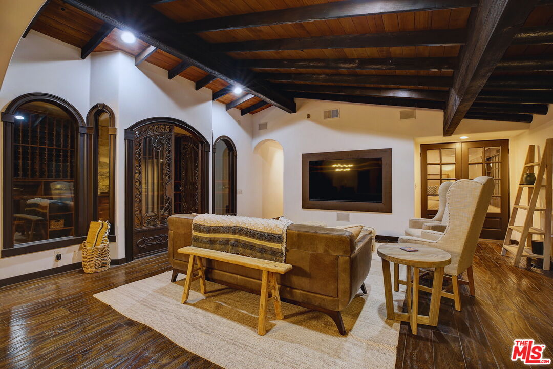 2570 Nichols Canyon Road Los Angeles, CA 90046 - Photo 23 of 42