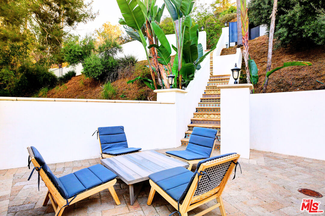 2570 Nichols Canyon Road Los Angeles, CA 90046 - Photo 3 of 42
