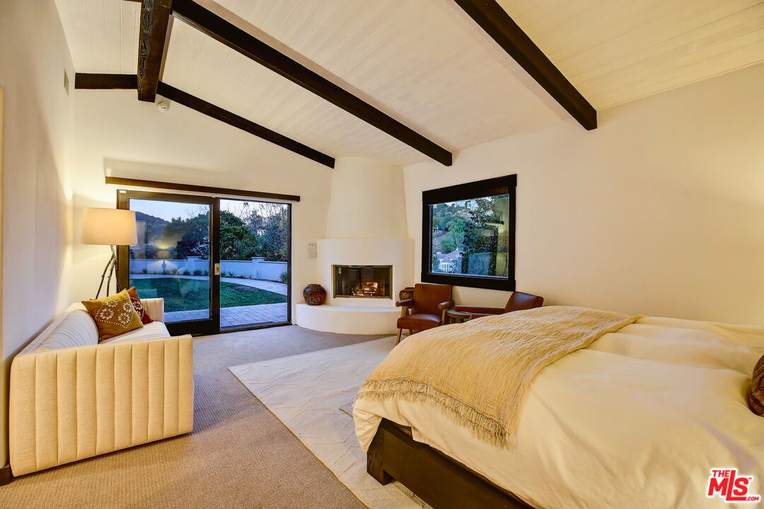2570 Nichols Canyon Road Los Angeles, CA 90046 - Photo 31 of 42