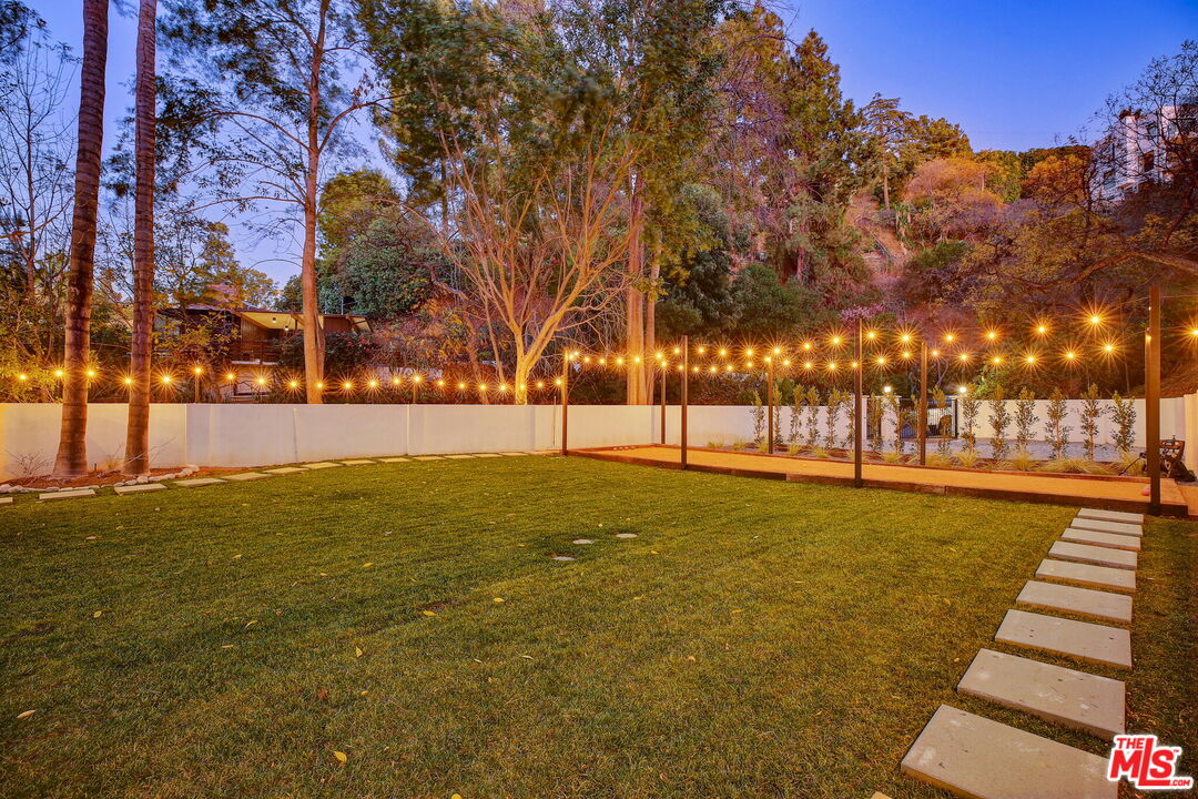 2570 Nichols Canyon Road Los Angeles, CA 90046 - Photo 40 of 42