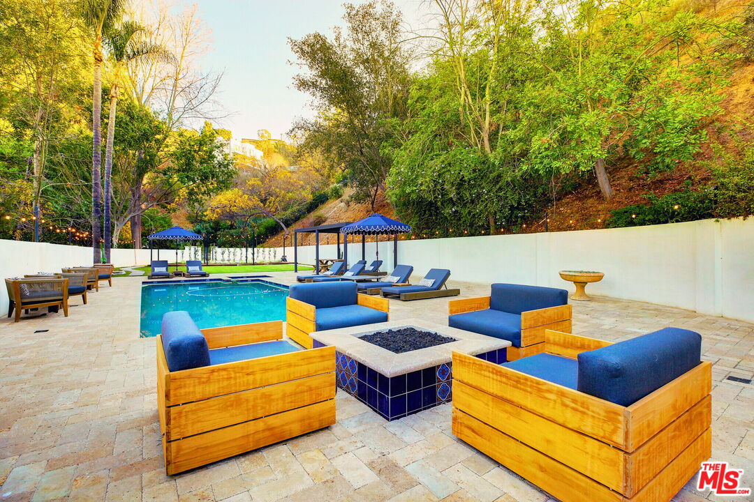 2570 Nichols Canyon Road Los Angeles, CA 90046 - Photo 4 of 42