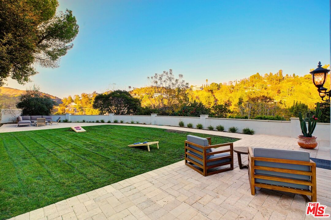 2570 Nichols Canyon Road Los Angeles, CA 90046 - Photo 9 of 42