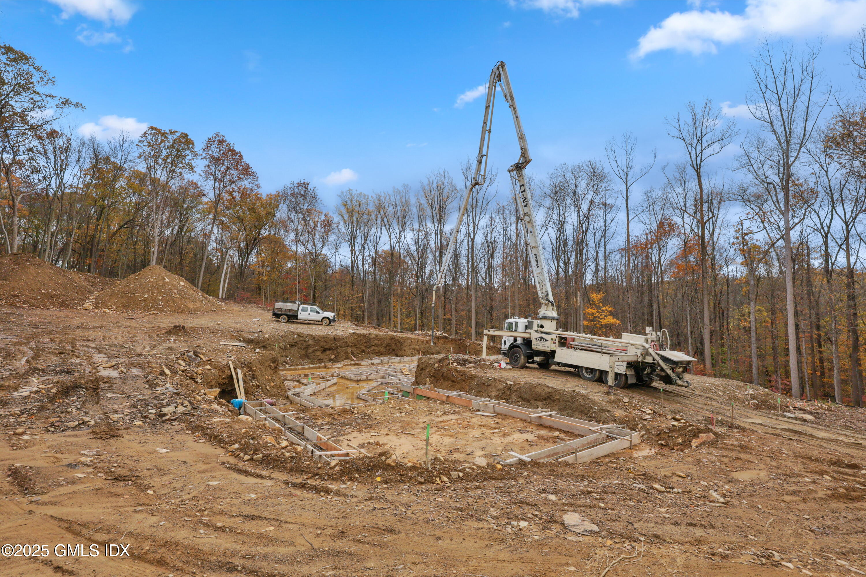 96 Porchuck Road Greenwich, CT 06831 - Photo 4 of 7 94 Porchuck