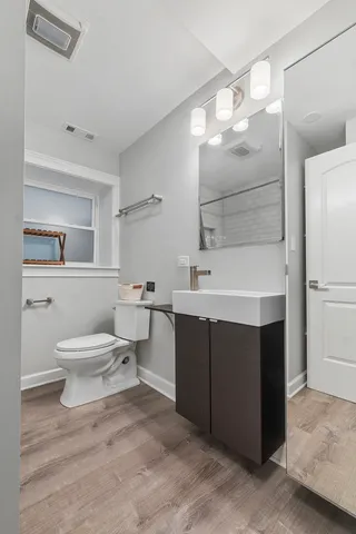 $1,800 | 3255 West Leland Avenue, Unit G, Chicago, IL 60625