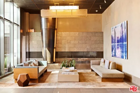 $1,299,000 | 1755 Ocean Avenue, Unit 308, Santa Monica, CA 90401