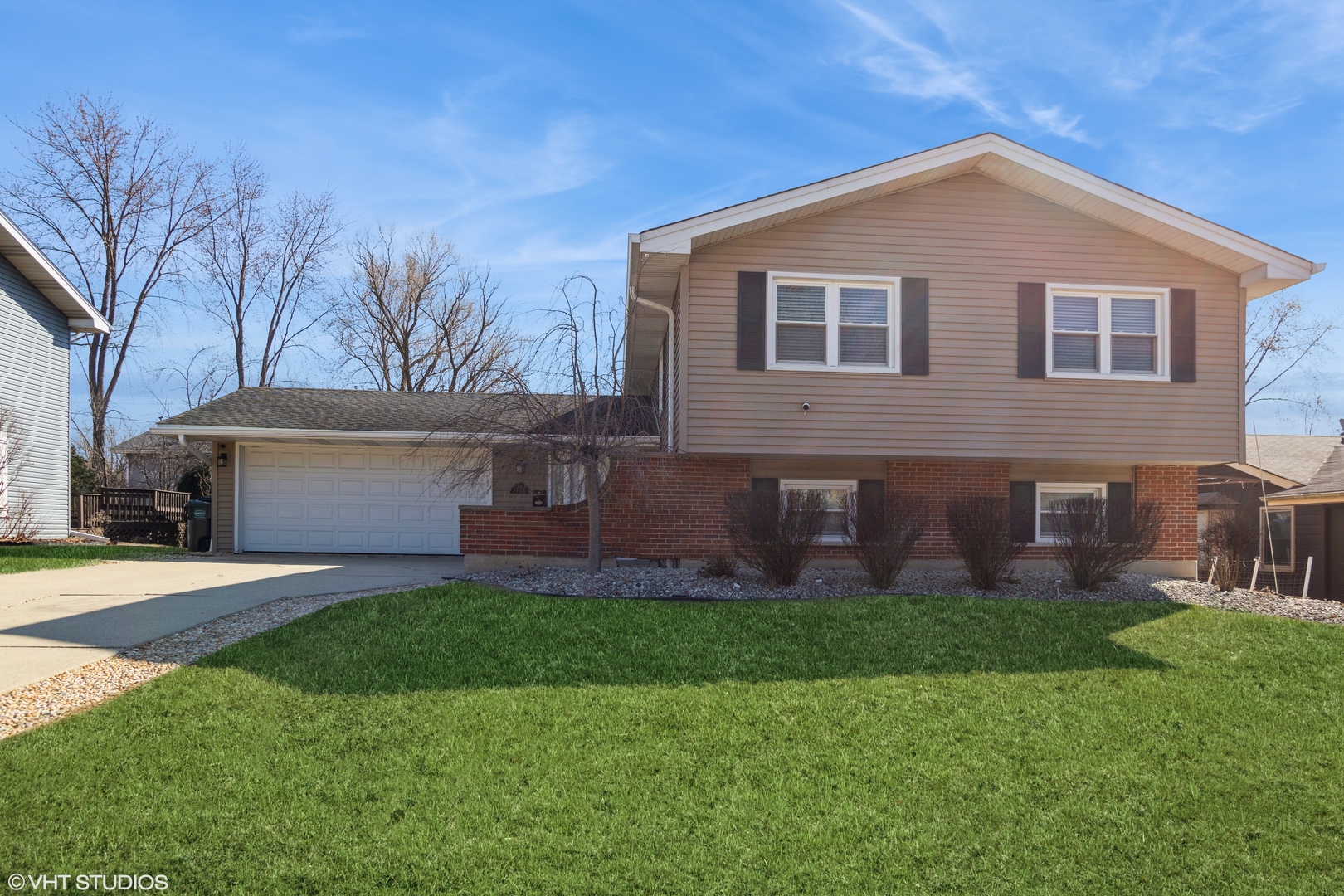 1985 Oakdale Road Hoffman Estates, IL 60169 - Photo 1 of 20