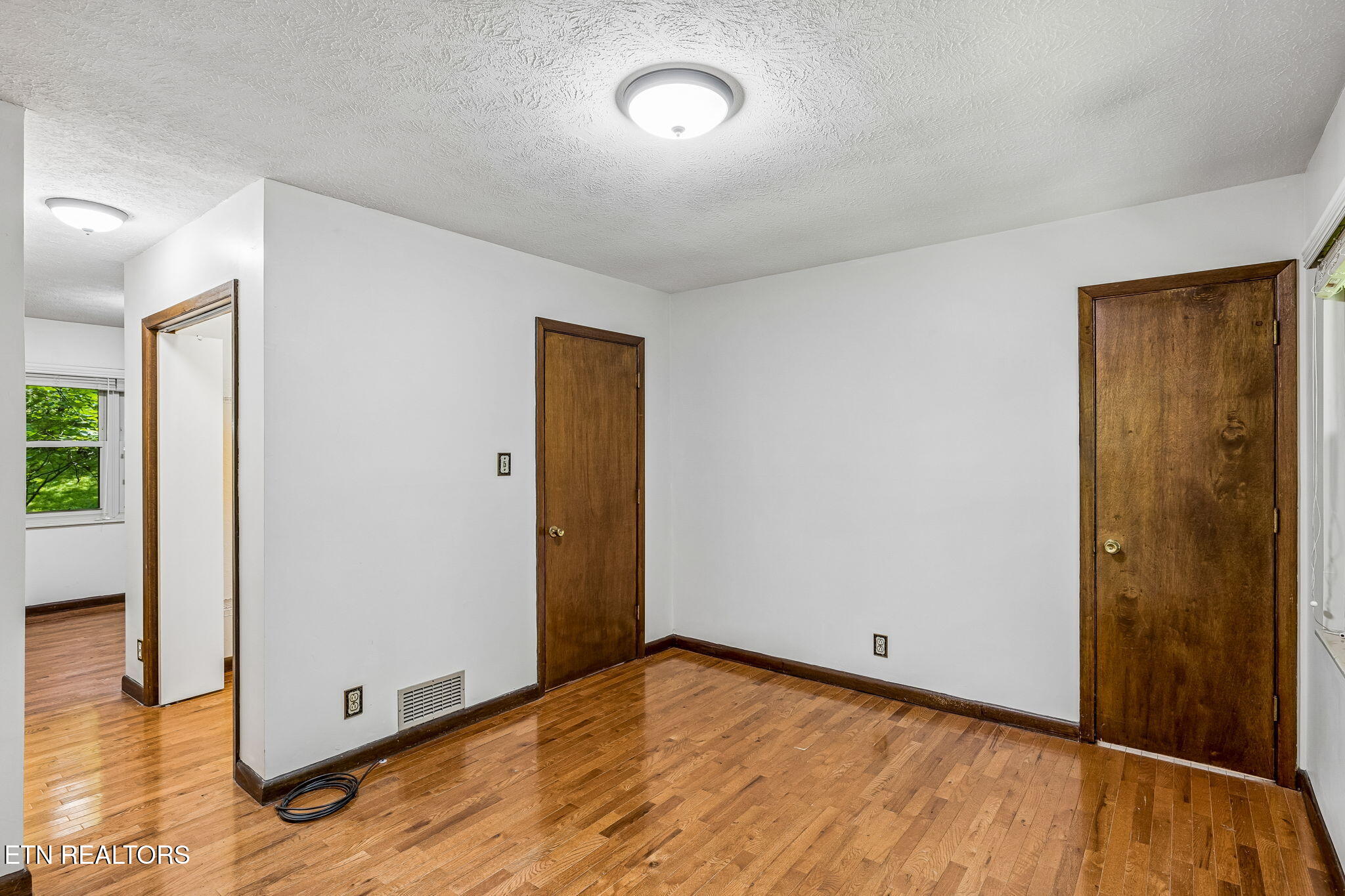 107 Neville Lane Oak Ridge, TN 37830 - Photo 35 of 58 29-107 Neville Ln - 029