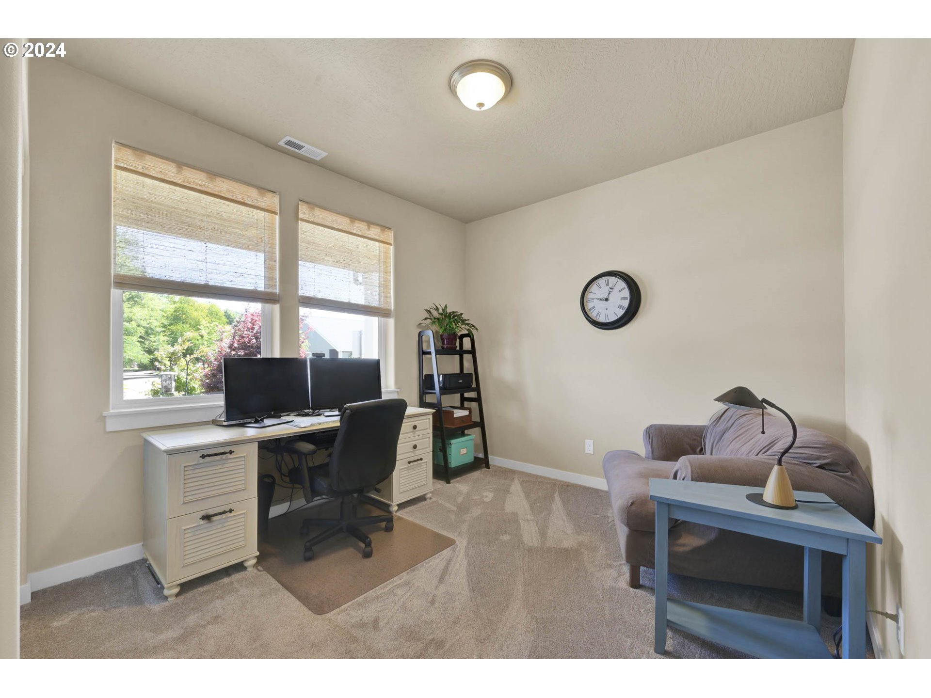 3312 Korbel Street Eugene, OR 97404 - Photo 27 of 48 a living room with furniture and window