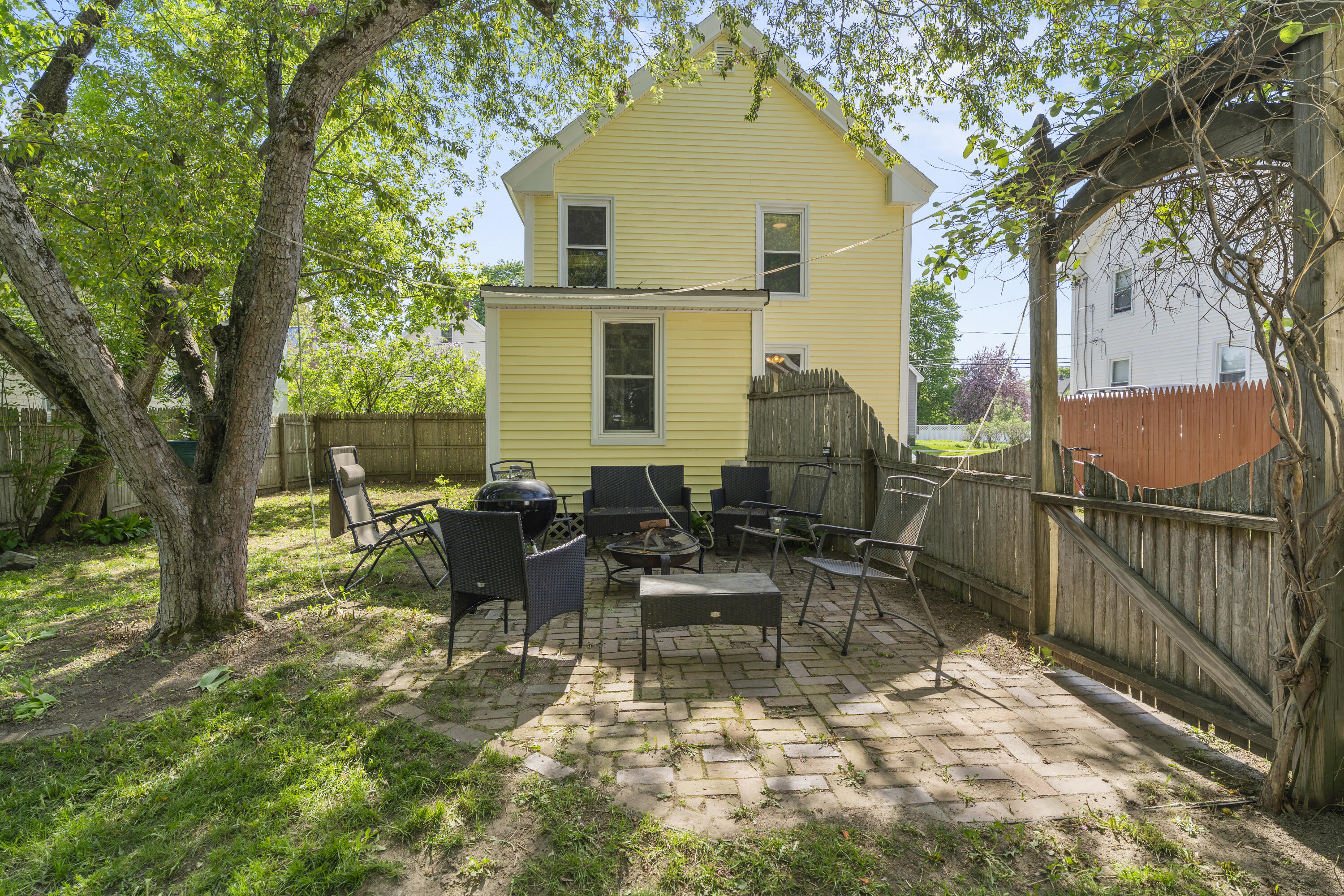 54 Chamberlain Street Brewer, ME 04412 - Photo 2 of 40 DSC07487