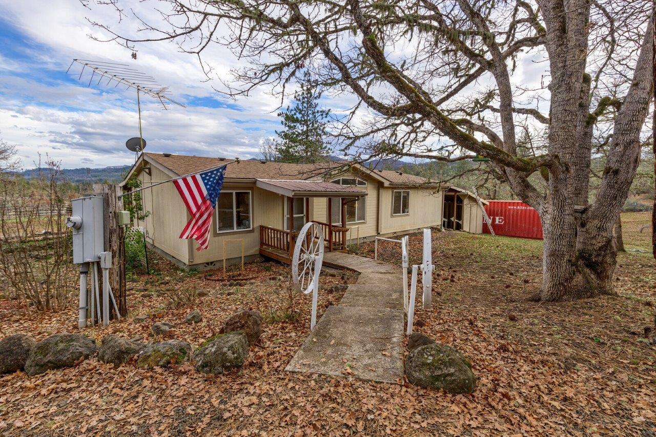 848 Crowfoot Road Eagle Point, OR 97524 - Photo 27 of 40 k