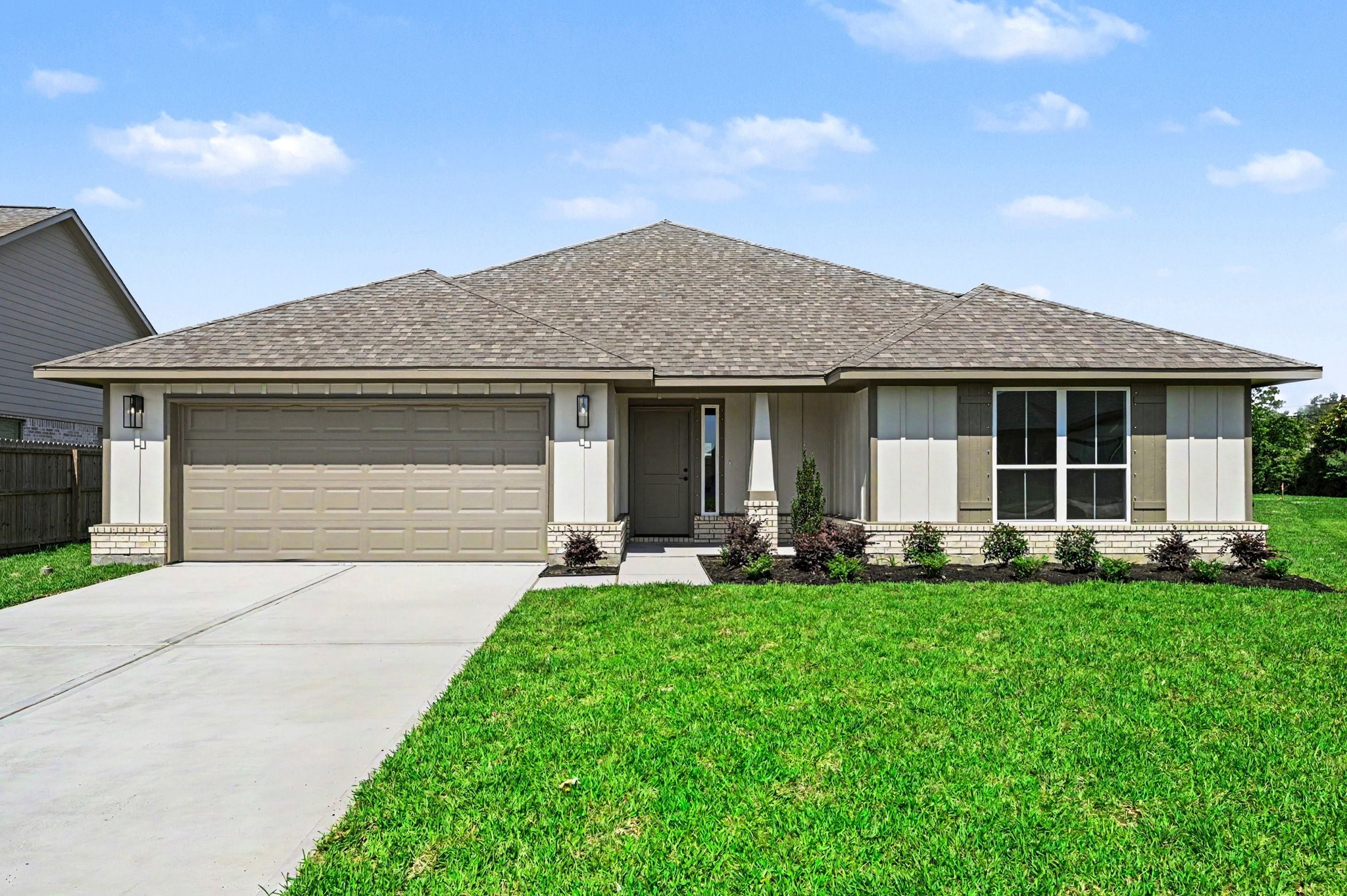 8 Gemstone Court Angleton, TX 77515 - Photo 2 of 27