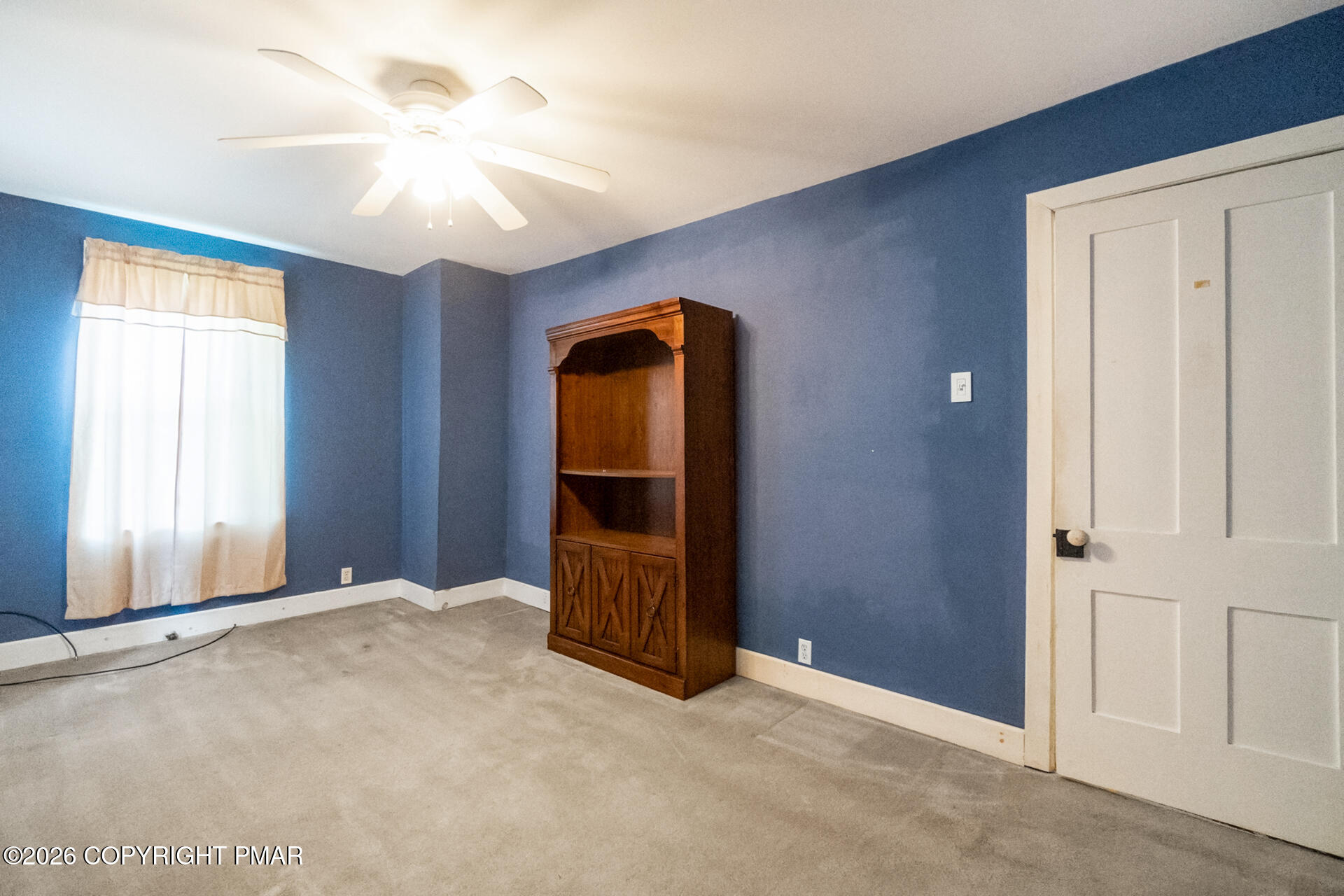 11 East Front Street Jim Thorpe, PA 18229 - Photo 41 of 63 an empty room with windows and closet