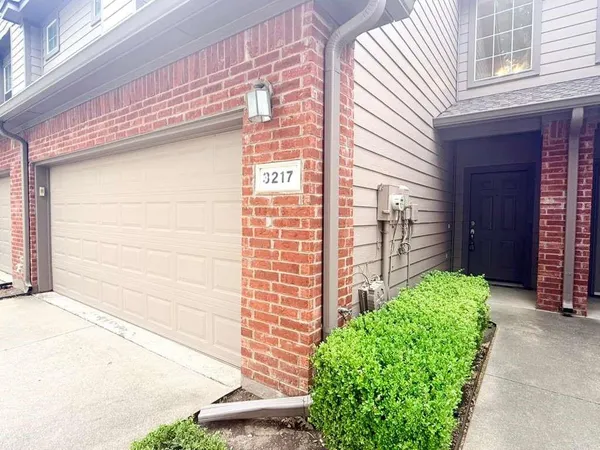 $2,200 | 3217 Judge Holland Lane, Plano, TX 75025