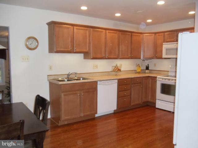 1840 Griffith Road Falls Church, VA 22043 - Photo 4 of 21 Kitchen