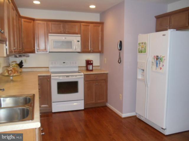 1840 Griffith Road Falls Church, VA 22043 - Photo 5 of 21 Kitchen