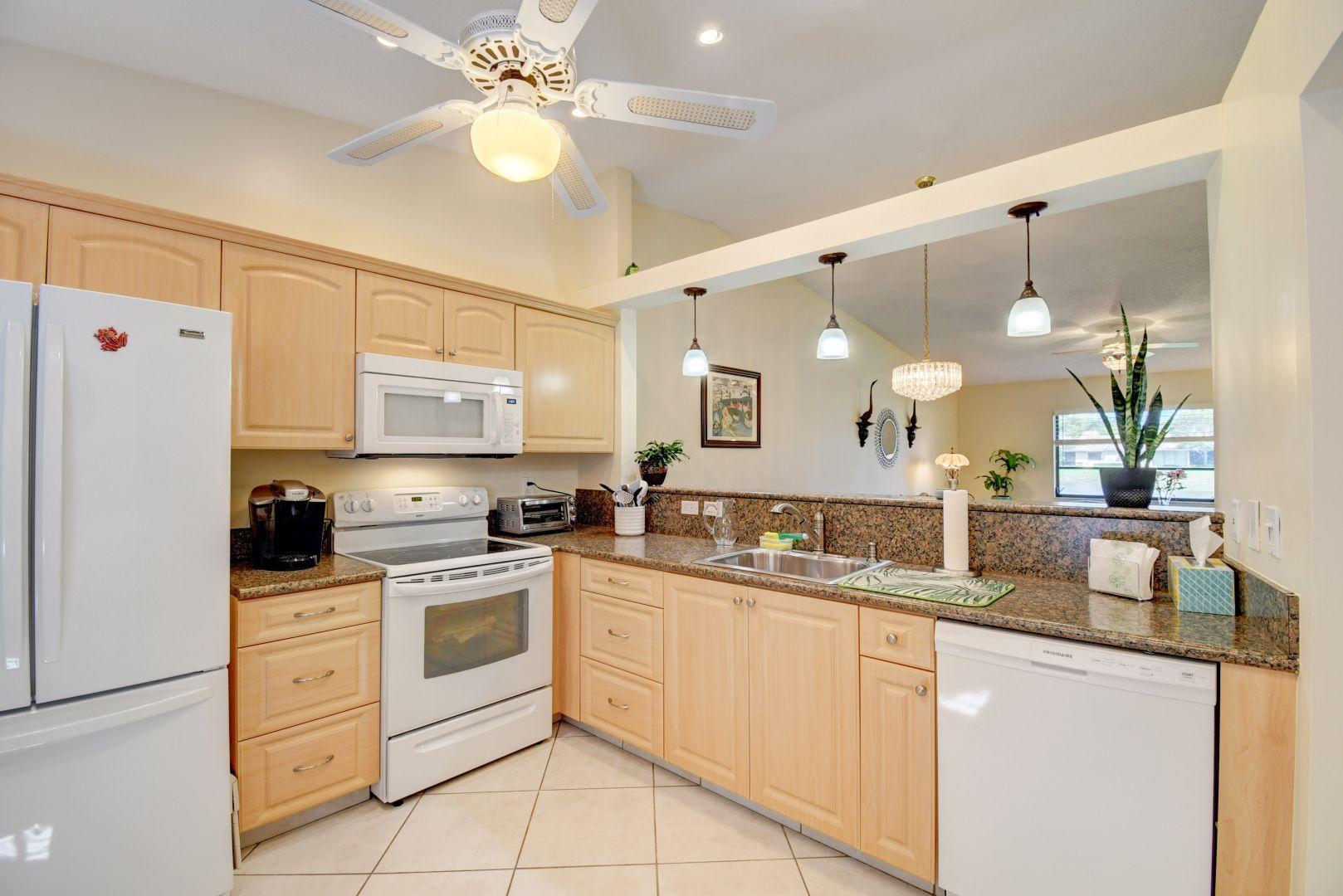8160 Springlake Drive, Unit B Boca Raton, FL 33496 - Photo 32 of 72 32_dsc_4455_6_7_8_9