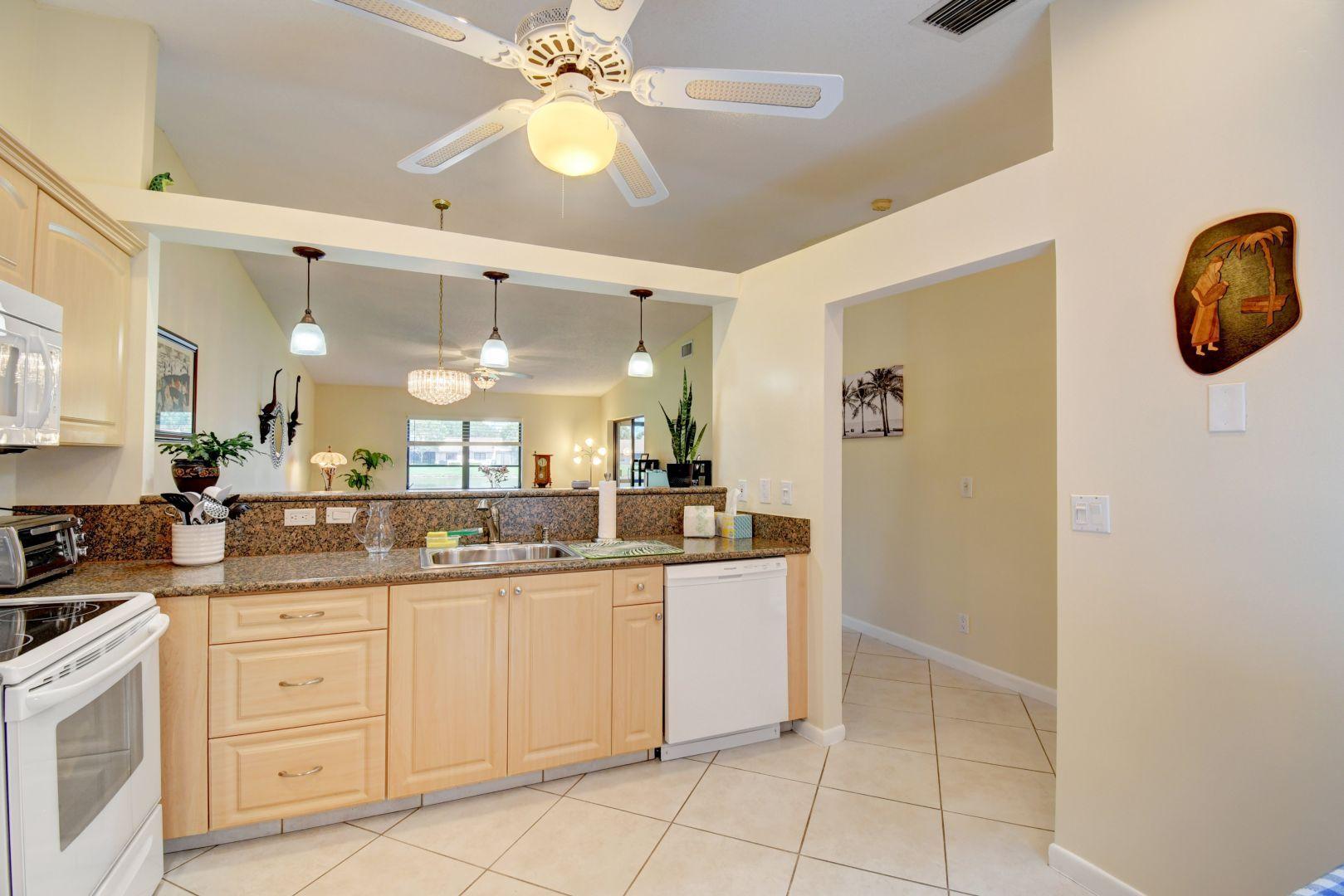 8160 Springlake Drive, Unit B Boca Raton, FL 33496 - Photo 34 of 72 34_dsc_4475_6_7_8_9